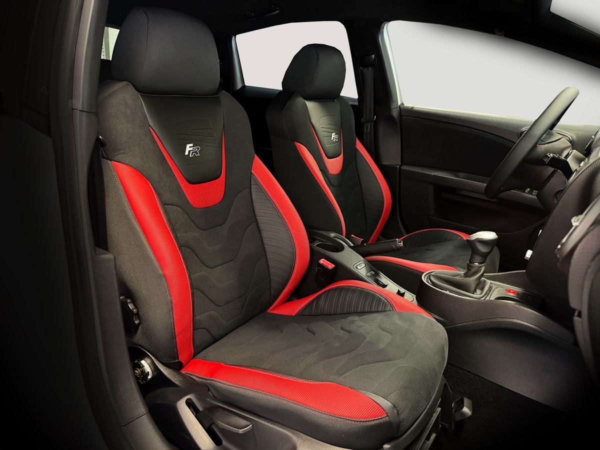 Seat Leon FR — Vordersitze