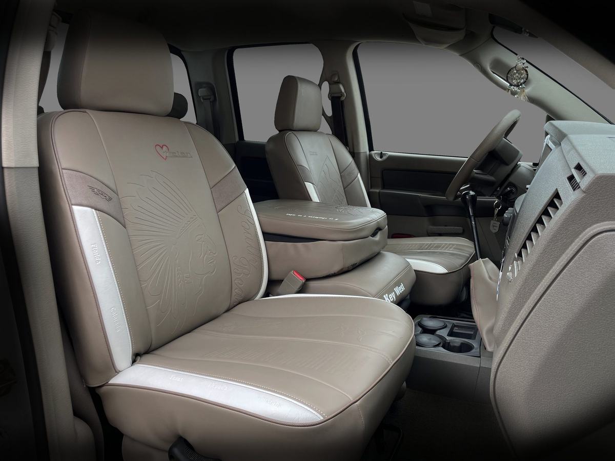 Beige Ledersitze in einem Dodge Ram Pick-up