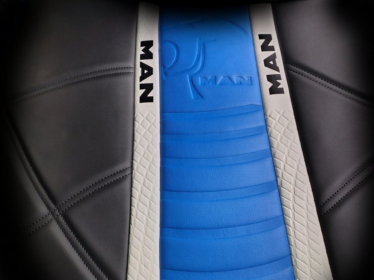 MAN Cobra — photo 2 of 12