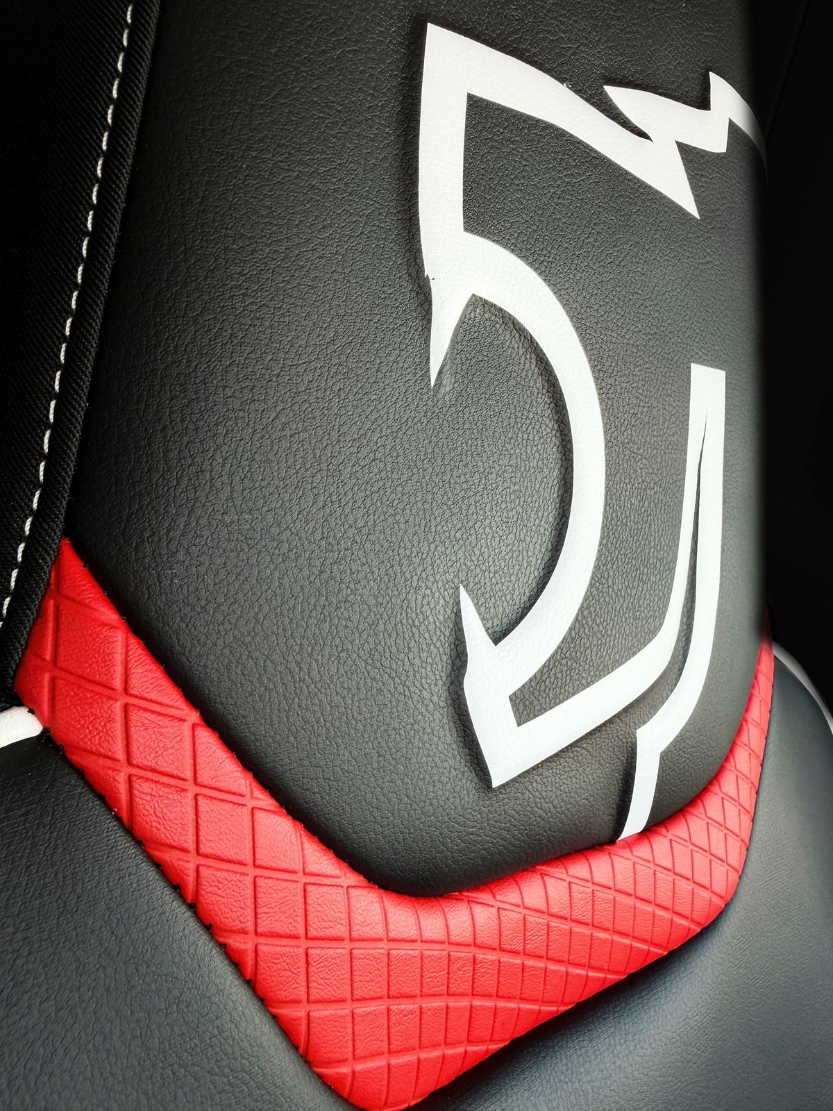 MAN Black Edition — foto 3 di 5