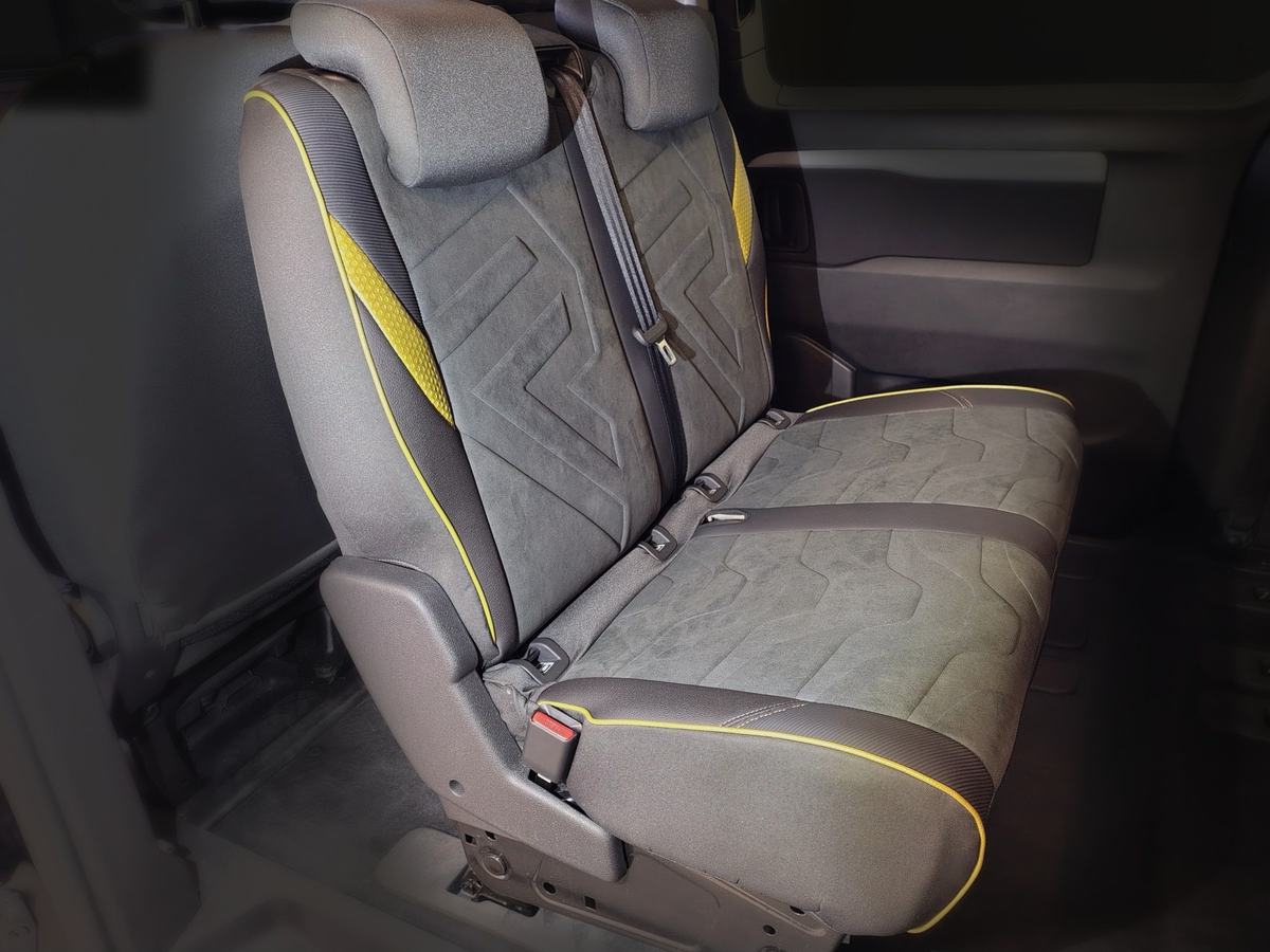 Opel minivan — foto 3 di 7