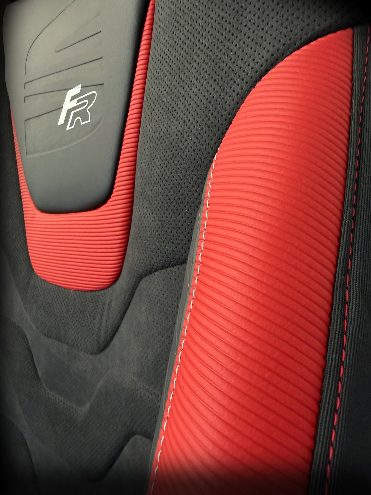 Seat Leon FR — foto 4 di 5