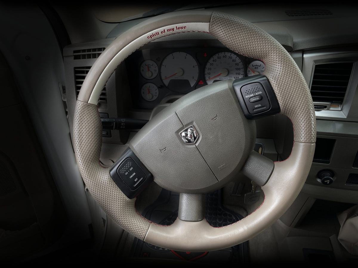 Dodge Ram — photo 6 of 6